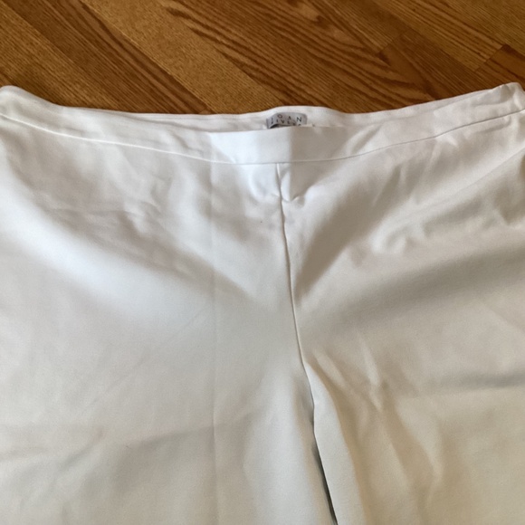 Joan Rivers White Pull On Stretch Knit Capris  Size 3XP - Picture 2 of 3